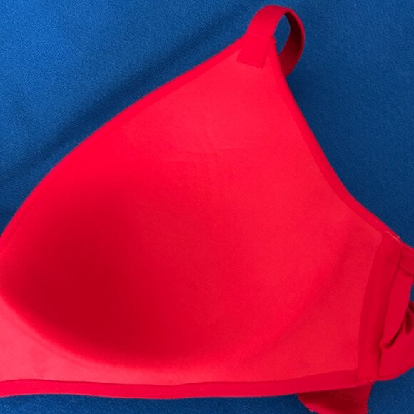 Victoria Secret Women T Shirt Lightly Lined Wireless Bra Size 32DD Red Racerback - Picture 14 of 16